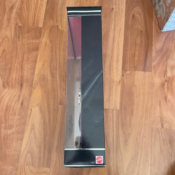 1999 MATTEL HARLEY DAVIDSON MOTORCYCLES COLLECTOR EDITION BARBIE DOLL 25637 - Picture 5 of 7